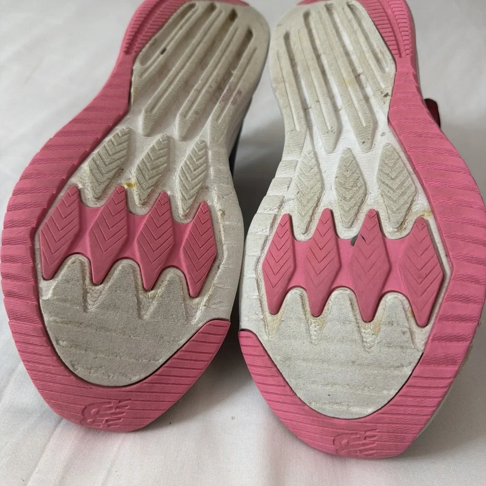 New Balance Size 5 Youth Or Women's Sz 6 Sneakers Blue‎ and Pink Athletic Design
